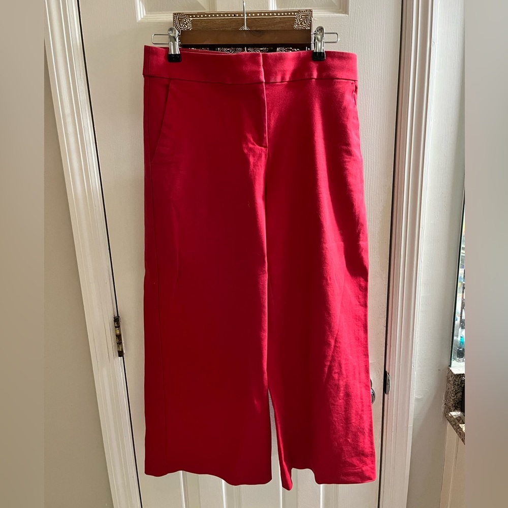 Women’s Loft red wide leg cropped pants